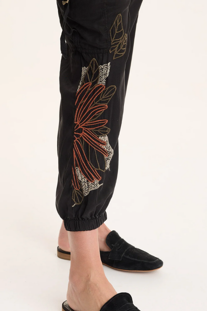 Embroidered Darri Jogger